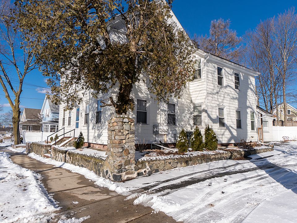 83 Central St #3, Stoneham, MA